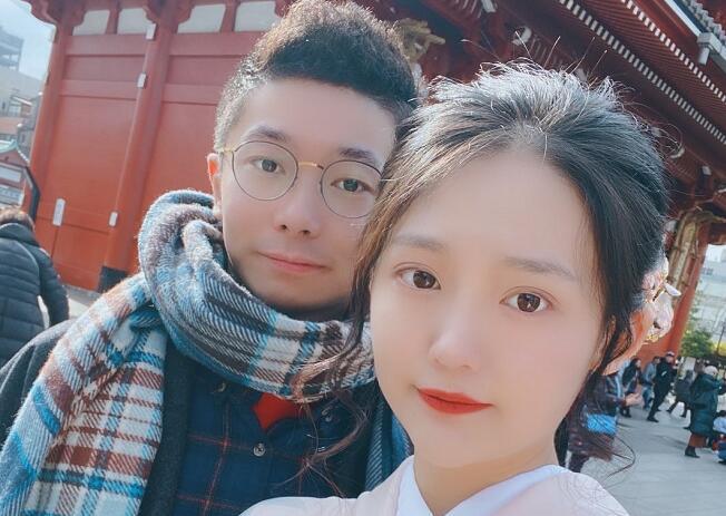 吃瓜群众带大家看，丈夫实名举报校花妻子出轨绿地集团高管